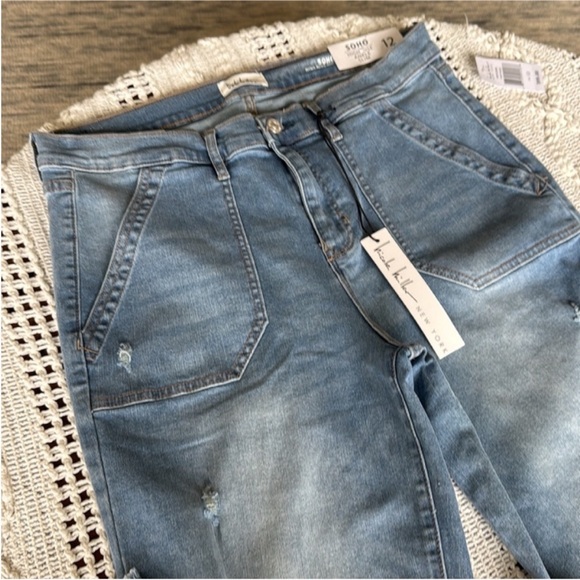 Nicole Miller Distressed Blue Ankle Jeans - Picture 3 of 11